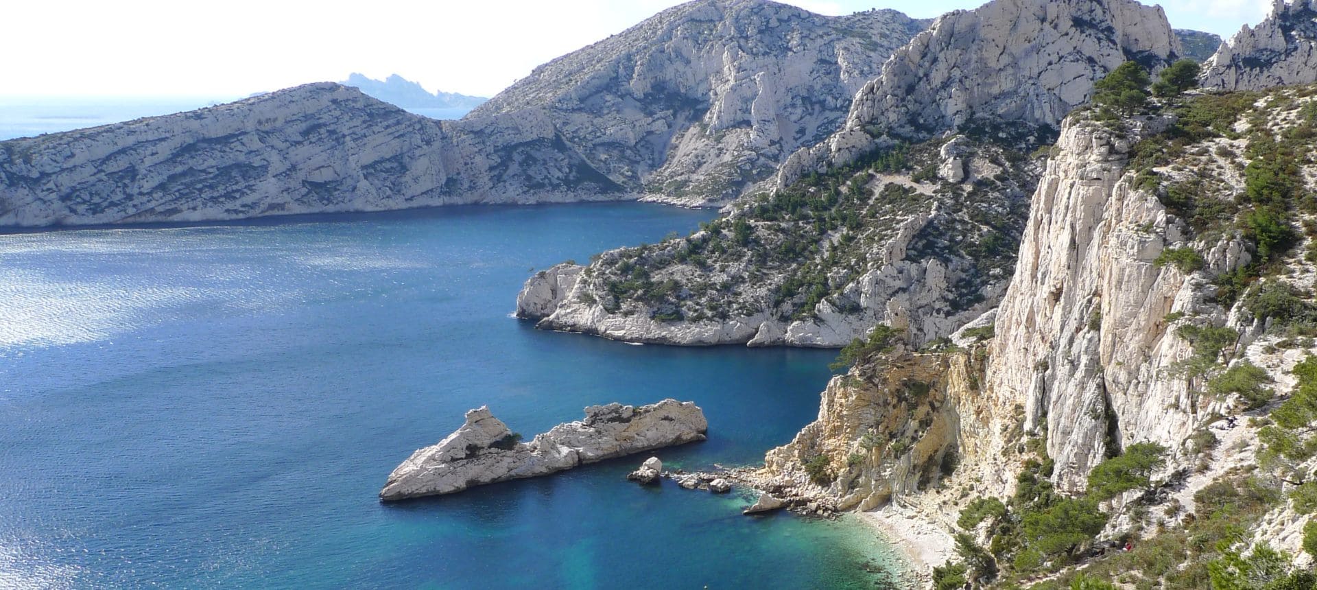 Les Calanques Multisport – En Vau et le Destroyer ©el-meister Paysage de Calanques proche de Marseille, En Vau le Destroyer