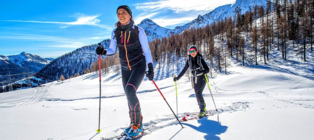 Ski de randonnée en Haute Maurienne Deux randonneuses en ski de randonnée
