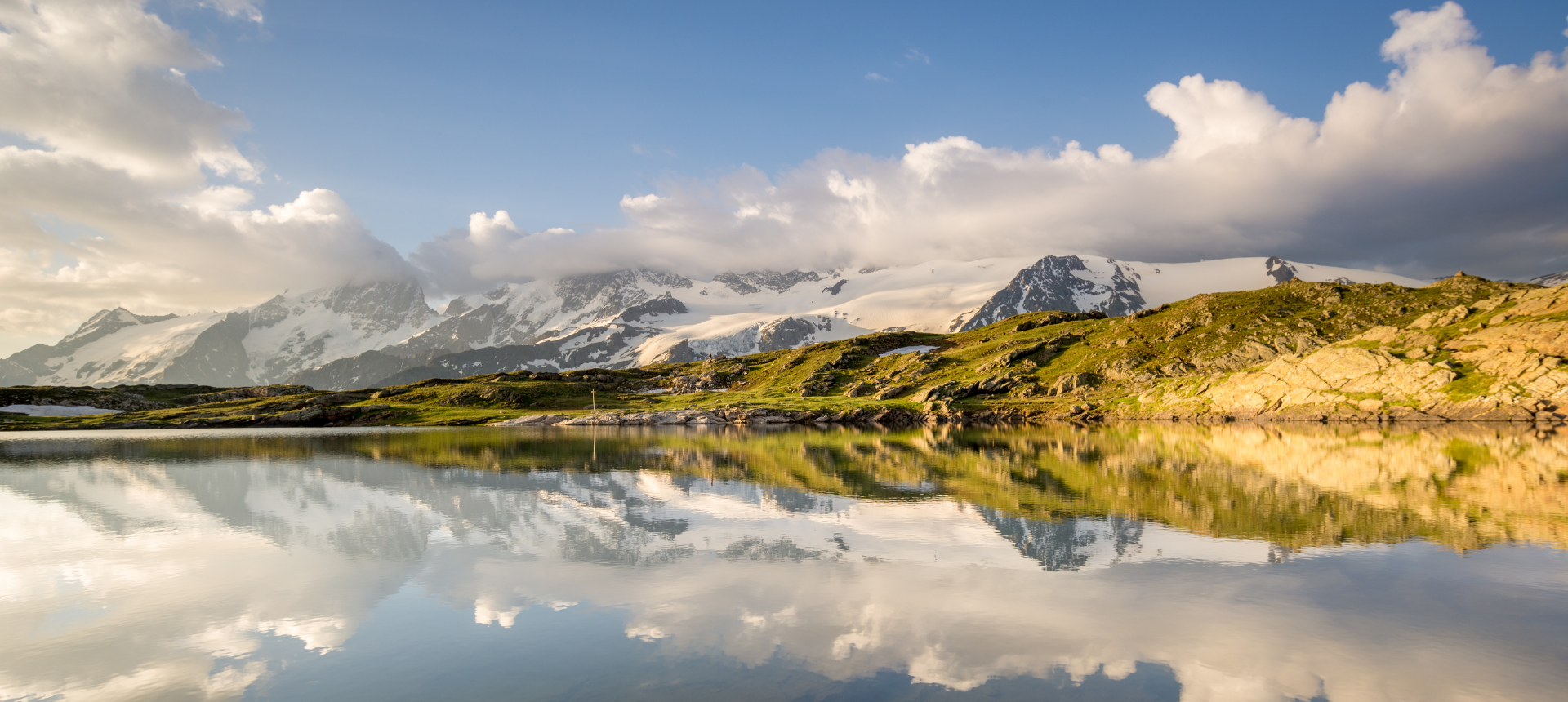 Vue splendide sur les glaciers des Ecrins depuis le plateau d'Emparis