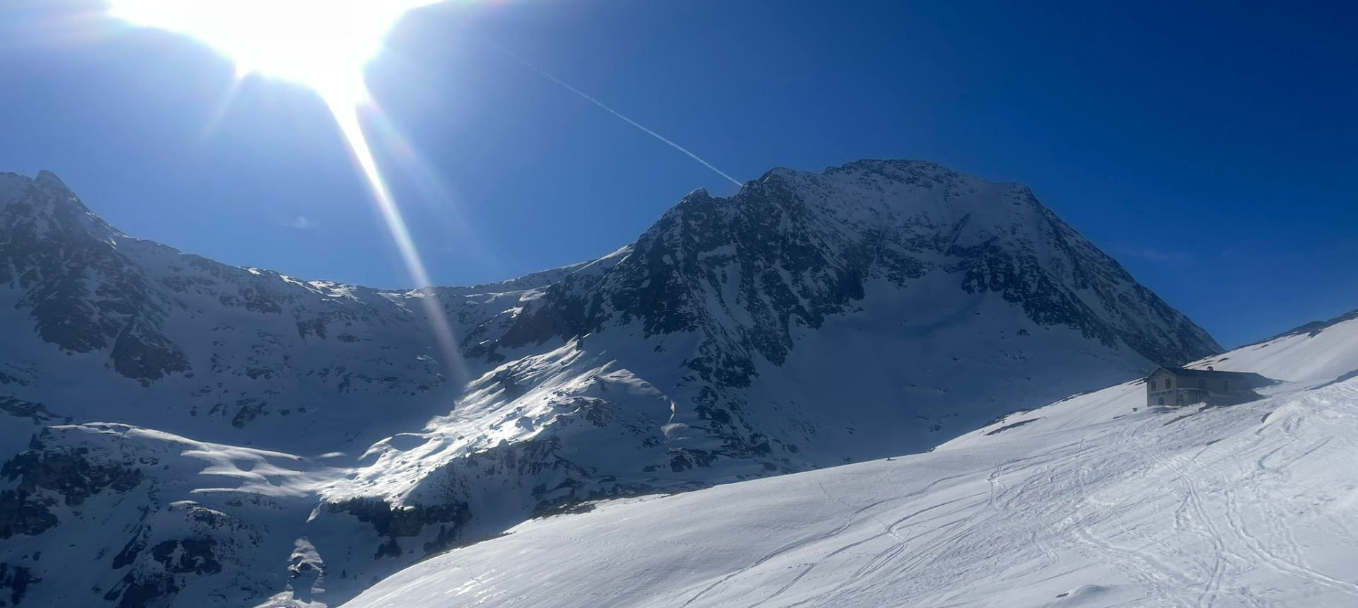 arrivée au refuge de la dent parrachée Haute Maurienne