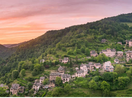 Le « Phénomène Compostelle » en 2026 : pourquoi tout le monde veut partir ? Le « Phénomène Compostelle » en 2026 : pourquoi tout le monde veut partir ?