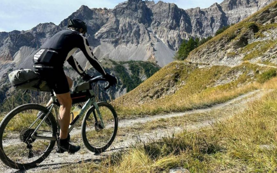 Le parcours en gravel dans le Piémont se fait sur des anciennes routes militaires
