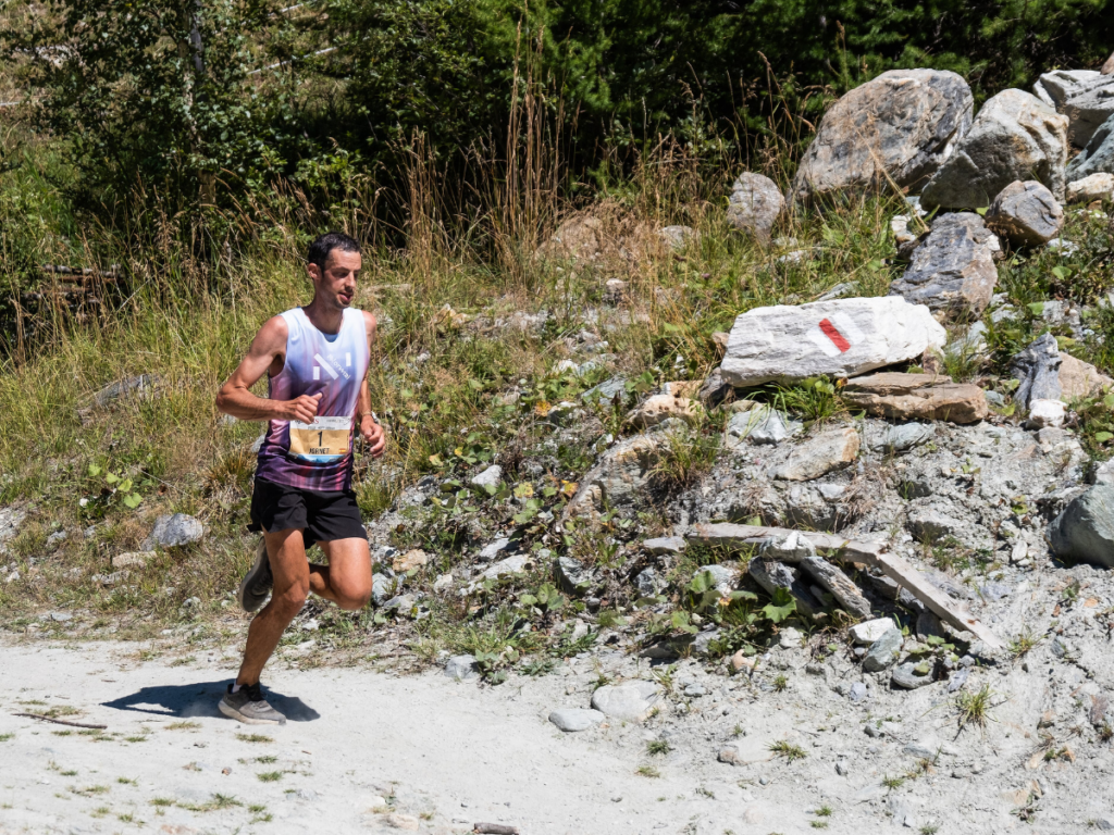 Kilian Jornet qui courre la Sierre Zinal pour la remporter en 2022