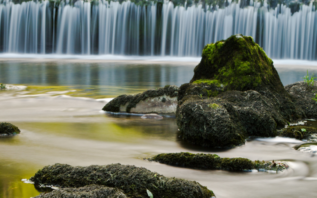 cascade des gorges de l'Areuse en Suisse