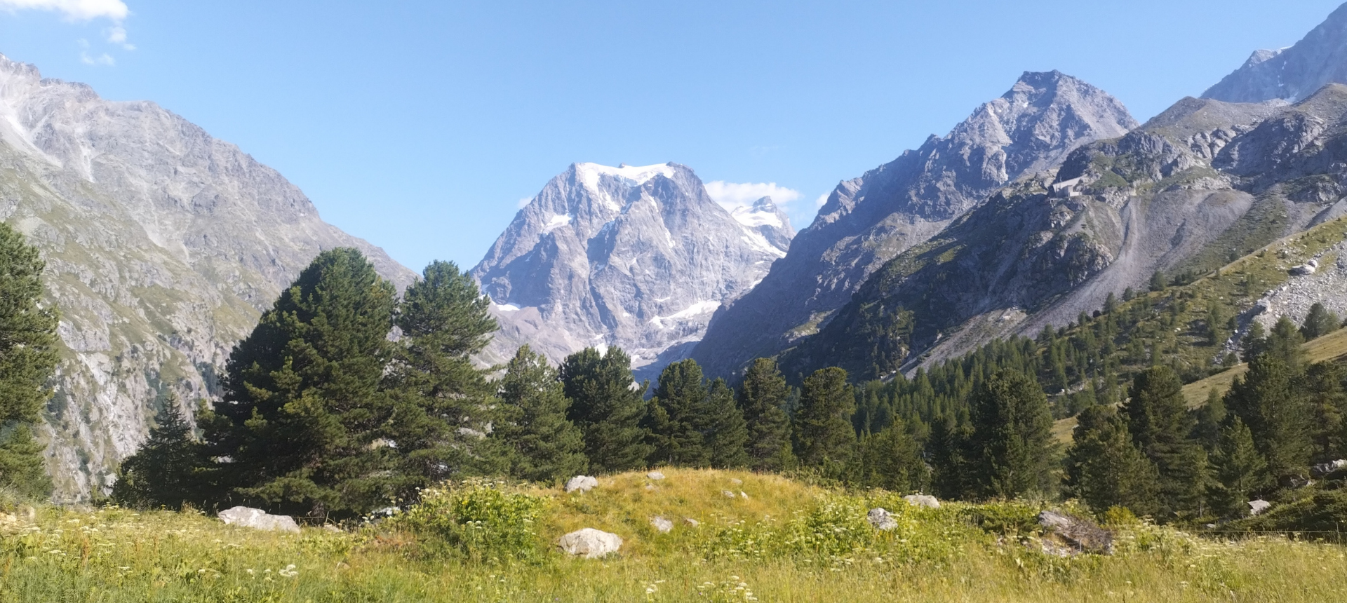 mont-collon-arolla©PF-WeRando vue sur Mont Collon depuis les alpages au dessus d'Arolla