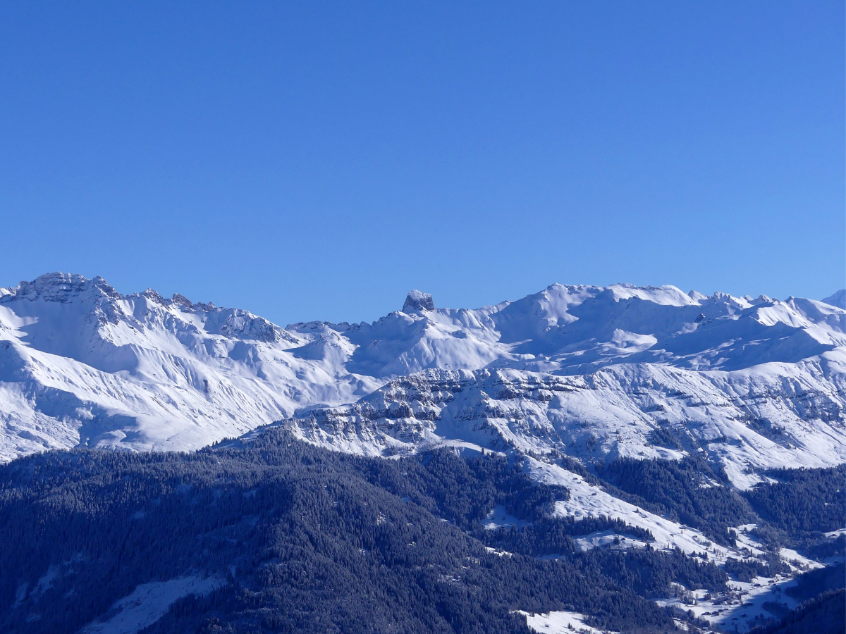 massir du Beaufortain avec la Pierra Menta, reconnaissable par sa forme carrée