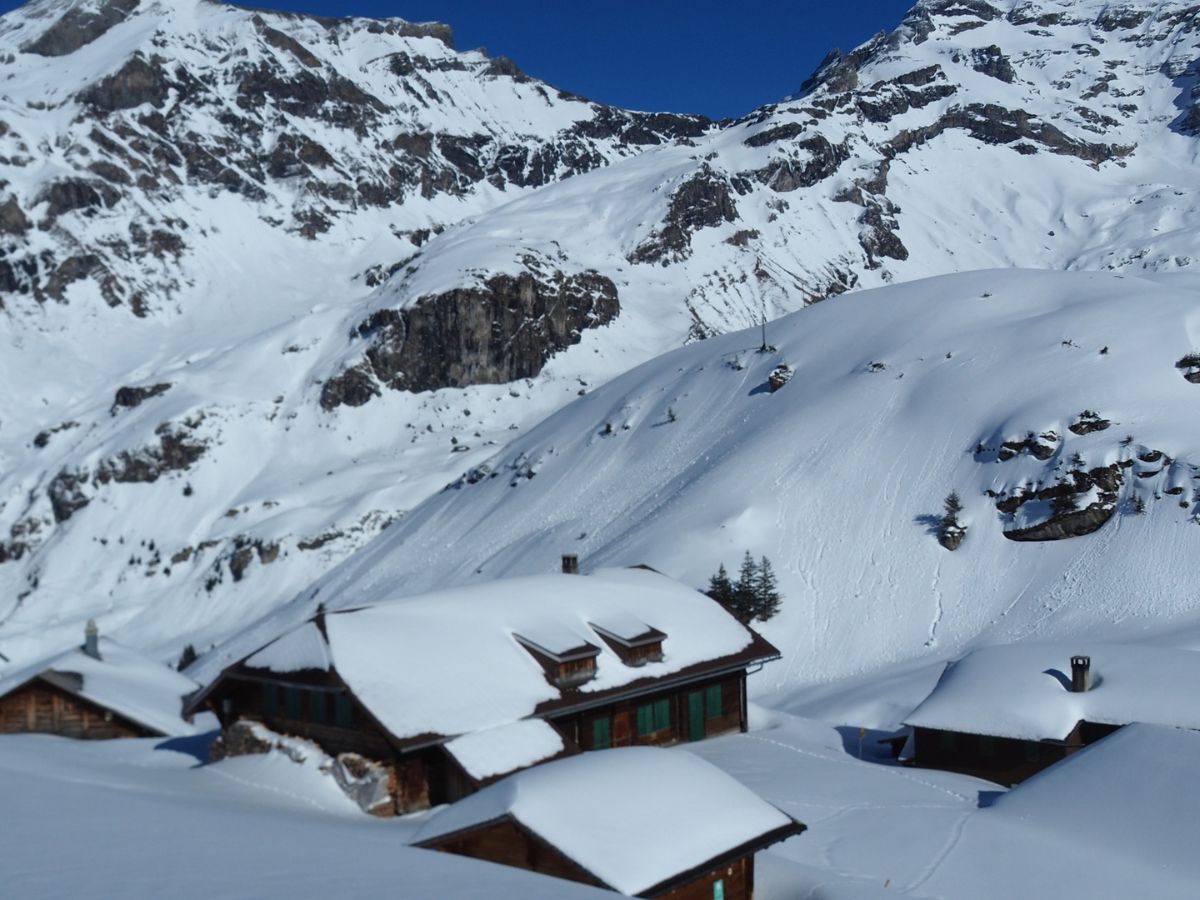 alpage de montagne en hiver