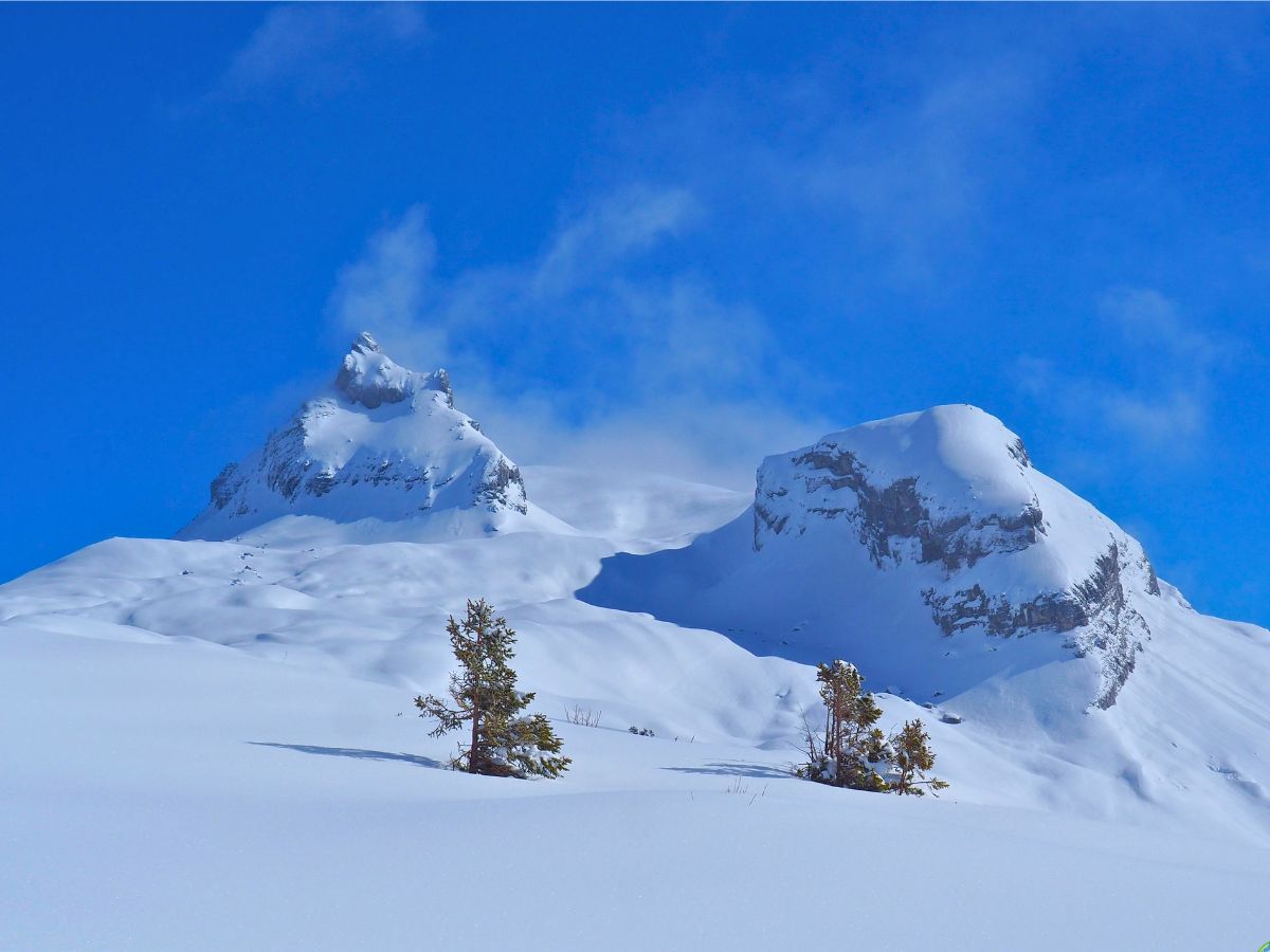 Sommets enneiges de la région du Gruère
